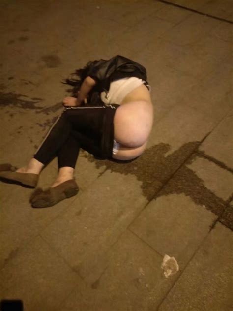 【動画】泥酔して路上で寝た女さん、クンニされてしまう ポッカキット