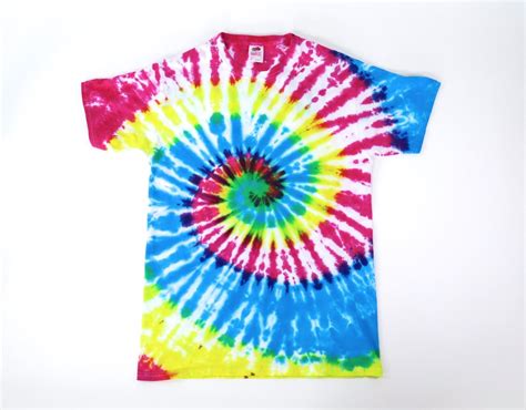 How To Tie Dye An Old White Shirt 14 Steps With Pictures