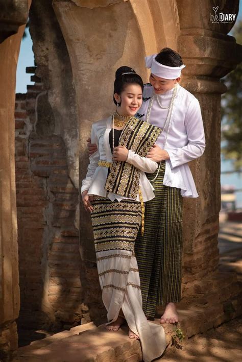 Myanmar Traditional Dress Myanmar Traditional Dress Photo Poses For Couples Wedding Couple