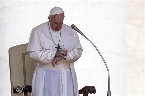 Papa francesco cuma günü açıklanan kararıyla, ayinlerin latince yapılmasını özel izne tabi kıldı. Papa Francesco scrive ai preti: "Combattiamo insieme gli ...