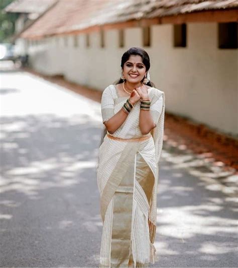 Pin By Aswany Mohan On Set Mundu Set Mundu Kerala Bride Set Saree Blouse Designs Kerala Set