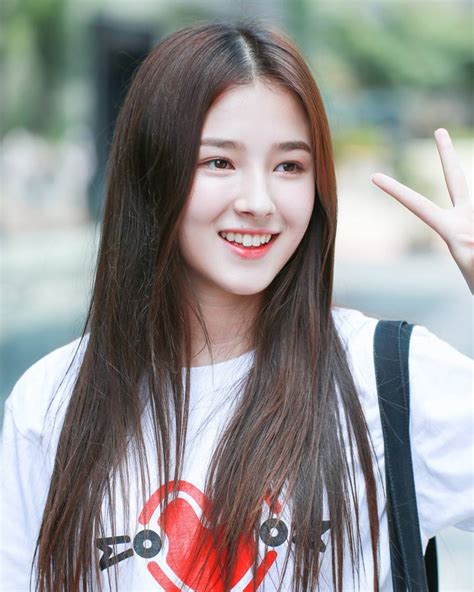 Facts About Nancy Jewel Mcdonie Of Momoland That You Should Know