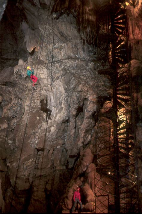 Moaning Caverns In Murphys Calaveras County Rappeling Caves In