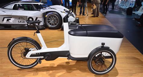 Vw Cargo E Bike Punches Above Its Weight With 463 Pound Payload Carscoops