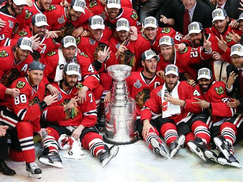 Stanley Cup 2015 Chicago Blackhawks Win The Trophy After 2 0 Win Over