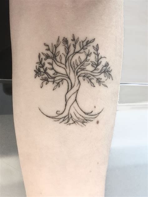 Fineline Tree Tattoo Roots Tattoo Simple Tree Tattoo Tree Of Life