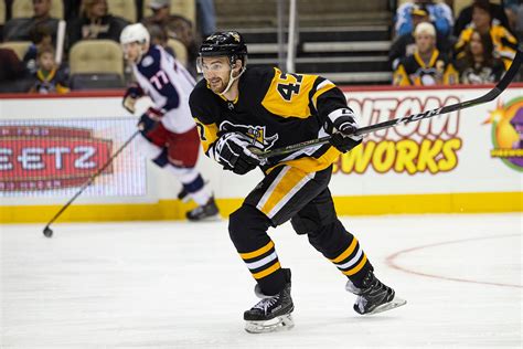 Penguins Re Sign Adam Johnson To One Year Deal