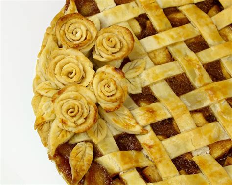 Video The Best Apple Pie With Diamond Lattice Top And Pie Crust Roses