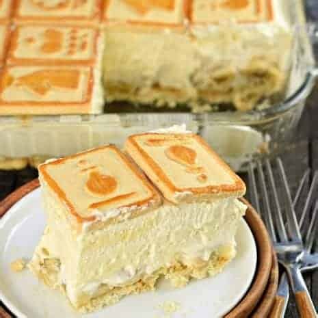 While we would all most likely agree that banana pudding is a timeless, iconic dessert, we may also agree that banana pudding is versatile and allows for tweaks based on the cook's taste. Paula Deen's Banana Pudding Recipe - Shugary Sweets