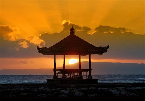 まさに絶景!バリ島で夕日・夕焼けが見られるおすすめスポット3選まとめ | BALISCOPE（バリスコープ）