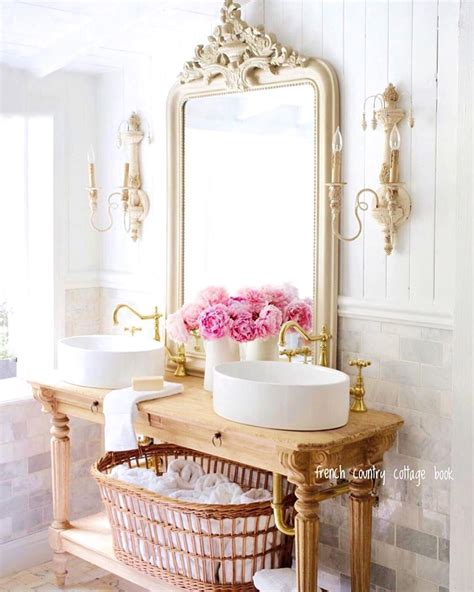 23 French Country Bathroom Decor Ideas For Your Home