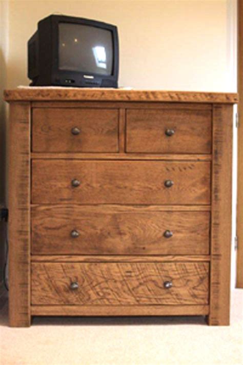 We have gathered numerous collections of quality rustic bedroom furniture to appeal to a variety of individual tastes. Chunky Rustic Oak Chest of Drawers Custom made by Incite