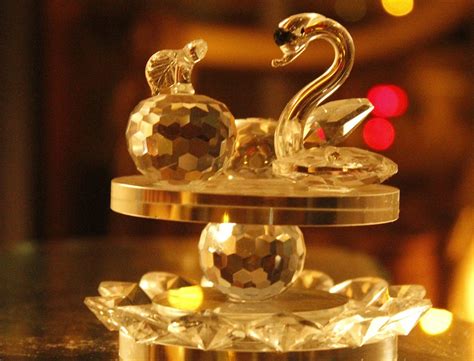 Modern & Traditional 15th Wedding Anniversary Gifts for Women & Men