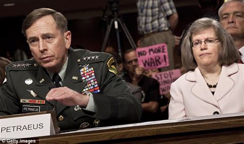 Petraeus Sex Scandal Former Cia Boss Groveling To Wife Holly Daily