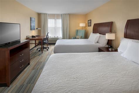 And an onsite restaurant, the garden grille, which serves breakfast, lunch and dinner in a casual atmosphere. Hilton Garden Inn, Albany Medical Center