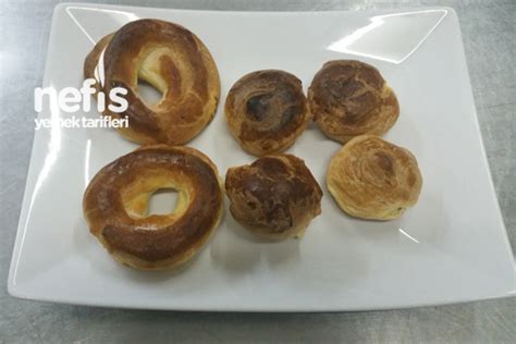 İçi beyaz krema dolgulu profiterol topları ile taçlandırılan has pasta çilekli lezzetinin doruğuna üzerine dökülen beyaz çikolata sosu ve beyaz çikolata rendesiyle ulaşıyor. Profiterol Hamuru - Nefis Yemek Tarifleri