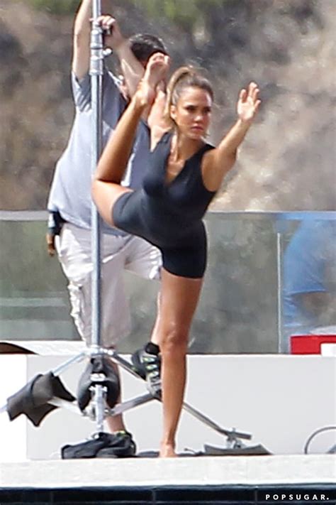 Jessica Alba Doing Yoga Popsugar Latina Photo 11