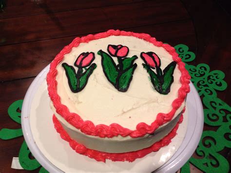 Easy red velvet cake and frosting. Red. Velvet cake with cream cheese icing (With images ...