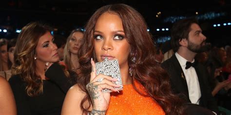 Rihanna And Her Bedazzled Flask Had The Best Time At The Grammys