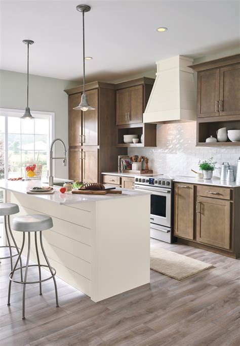 Kitchen cabinets express incwas featured on hgtv as well as in best of houzz for 2018. Aristokraft Cabinetry: Two-Tone Modern Farmhouse Kitchen ...