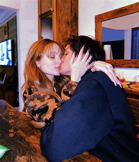Larissa Manoela Posta Foto Beijando Namorado E Se Declara Te Amo Quem Quem News