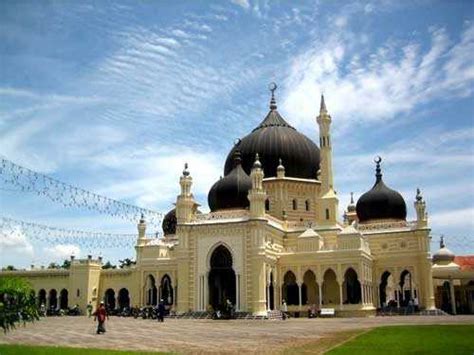 Melaka dikenali sebagai melaka negeri bersejarah, melaka darul azim atau negeri pada 28th november 2015, freeport a'famosa outlet village telah diperkenalkan yang terletak di alor gajah. Tempat menarik di Kedah mengikut daerah - Panduan 2020 ...