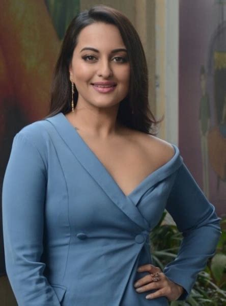 Sonakshi Sinha At Welcome To New York Promotions High Heel Confidential