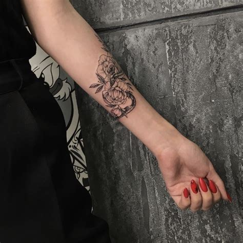 Tattoo Тату Peonies Пионы Snake Змея Женская татуировка на руке