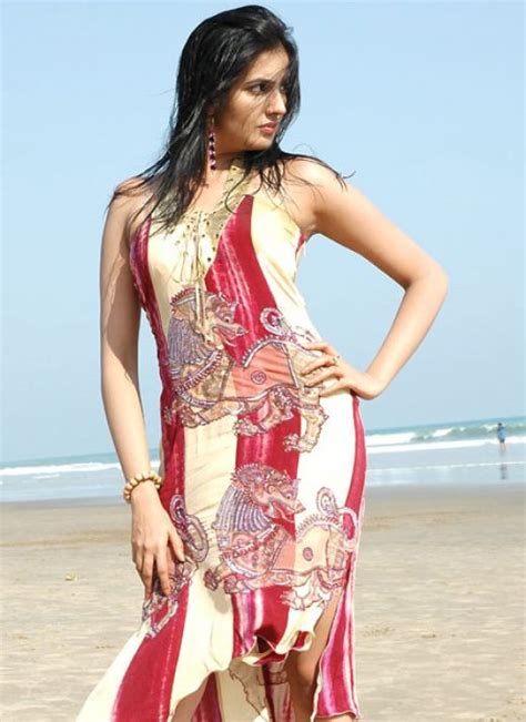 Hot Wallpapers Of Indian Actress More Hot Photos Of Anuradha Mehta Gadget Review