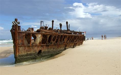 World Ship Wrecks Fraser Islands Maheno Shipwreck