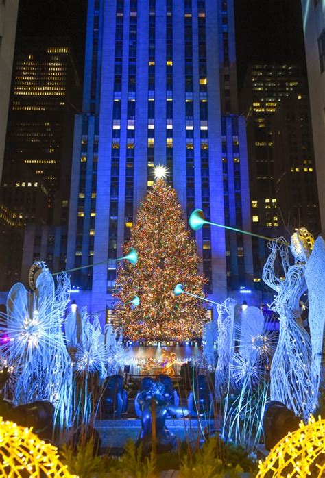 Photos 2020 Rockefeller Center Christmas Tree Lit Untapped New York