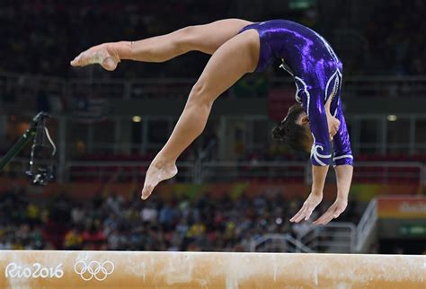 Sanne Wevers Edges Laurie Hernandez Simone Biles In Olympics Balance