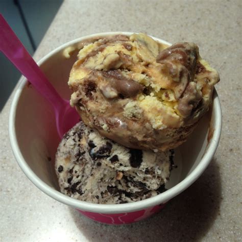 Br ice cream selection offers an interesting range of delicious baskin robbins flavours such as chocolate, cookies 'n cream, mint. Baskin Robbins Bangsar - Halal Restaurant in Kuala-lumpur ...