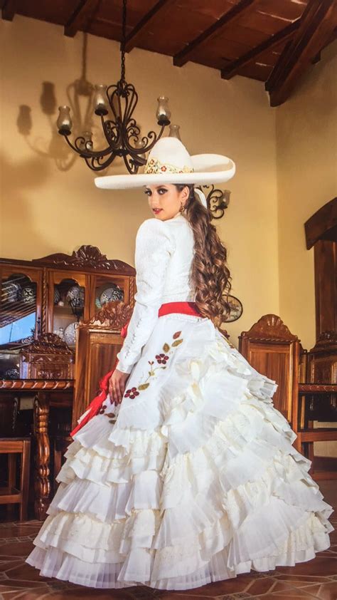 Bellísima Mexicana Vestidos De Novia Charros Vestidos De Escaramusa Vestidos Tipicos De Mexico