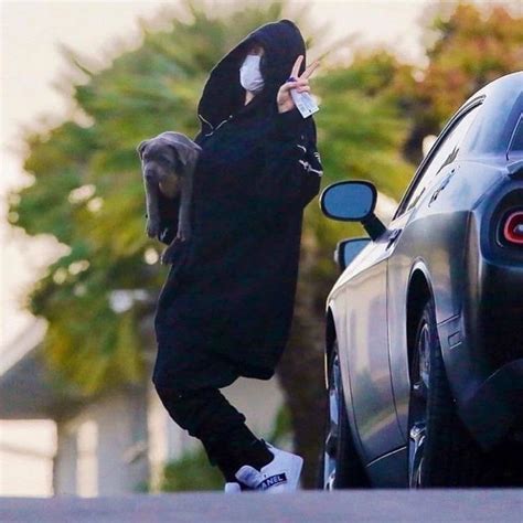 She did it not by opting out, like alicia keys (who also wore four different looks in her role as host, plus a fifth. Pin by k a t i e on | Billie Eilish • in 2020 | Billie ...