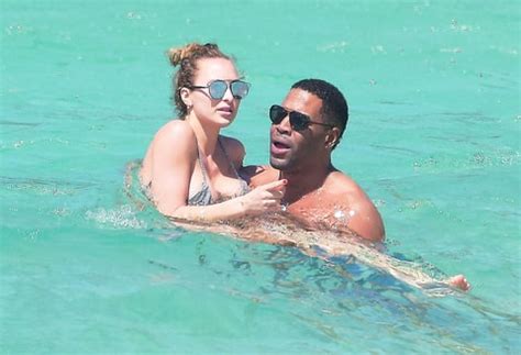 Michael Strahan Shows PDA With Girlfriend Kayla Quick On Vacation Us