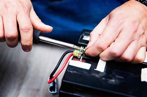 I want to make sure it is safe for myself and for the ups to hot swap the battery, but i haven't been able to find this information through apc's website or the ups manuals. DIY APC Smart UPS 1500 Battery Replacement Hot Swap - Not ...