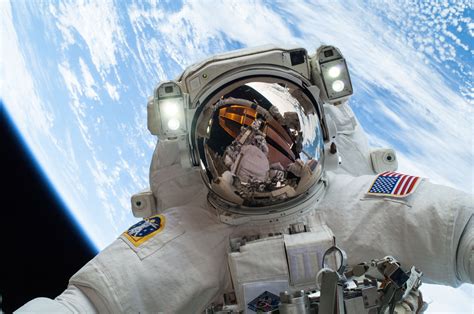 Estudo Indica Que Astronautas Sofrem De Febre Quando Estão No Espaço