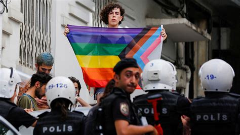Turkish Police Detain 373 LGBTI Pride Protestors In Istanbul
