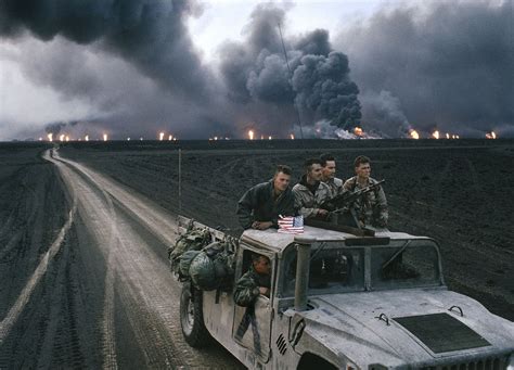 Us Marines At Burgan Burning Oil Fields Kuwait 1991 1923 X 1387