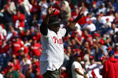 Phillies Retire Number 15 For Hall Of Fame Candidate Dick Allen