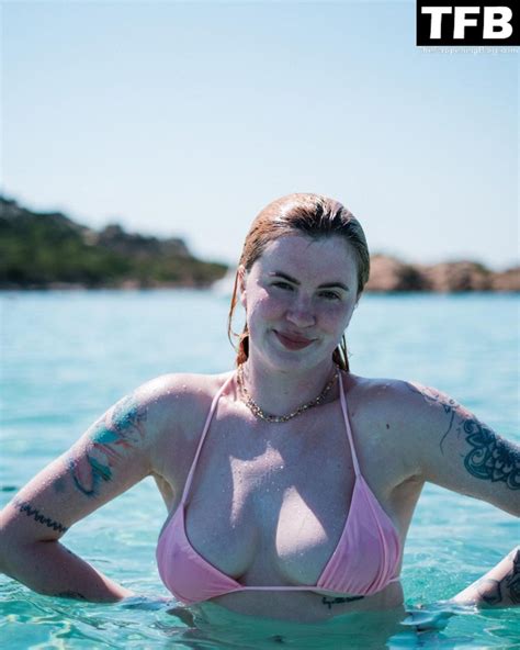 Ireland Baldwin Shows Off Her Sexy Bikini Body 10 Photos Thefappening