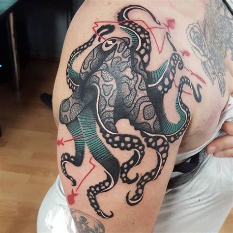 27 Octopus Tattoo On Shoulder Rhianaelenta