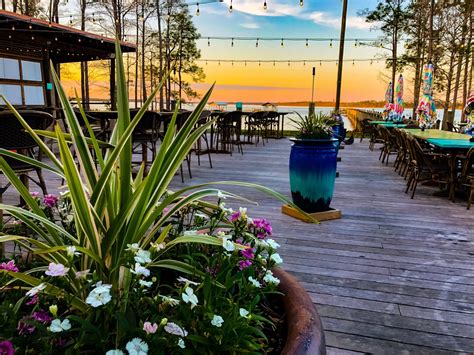 Ten Of The Best Kid-Friendly Places To Eat In Gulf Shores