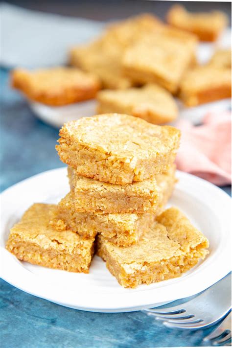 Easy Blondies One Bowl Small Batch Helen S Fuss Free Flavours