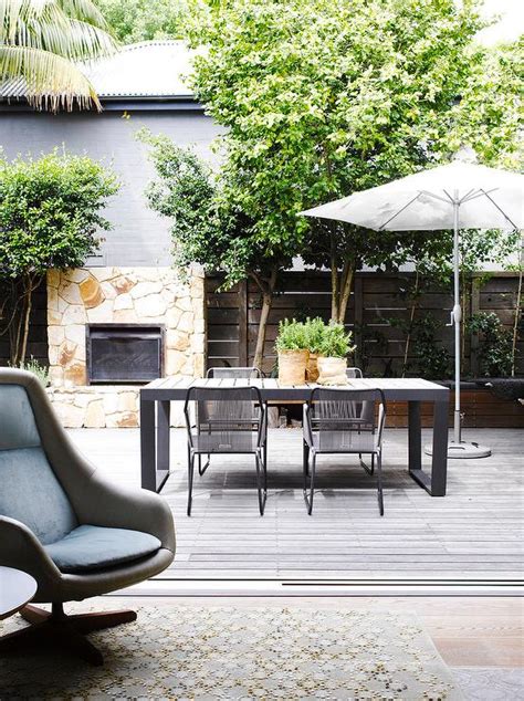 Modern Patio With Black Outdoor Dining Table And Chairs Modern Deck