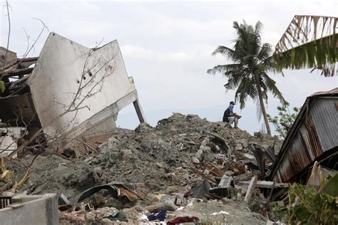 Terremoto in Indonesia, nella notte nuove scosse: tre morti e quattro