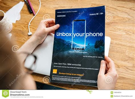 Magazine Ad With Samsung Galaxy 8 By Orange Telecom France Editorial