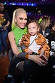 Gwen Stefani and Sons at 2017 Kids' Choice Awards | POPSUGAR Celebrity ...