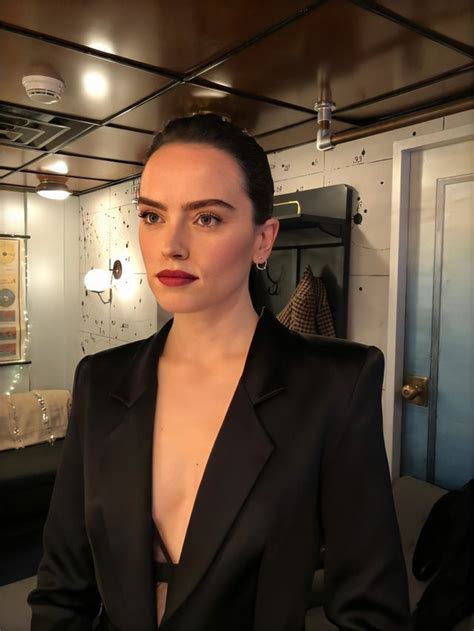 Would Love To Throatfuck Daisy Ridley Scrolller